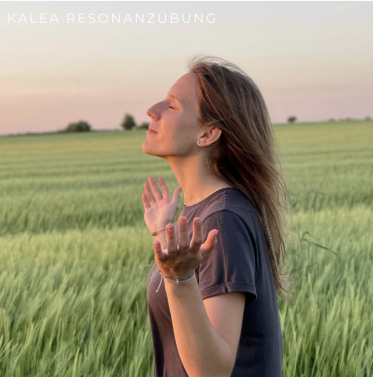 Mit der Kalea-Resonanzübung bestimmst du dein Resonanzfeld und füllst es mit Eigenschaften, die du anziehen willst